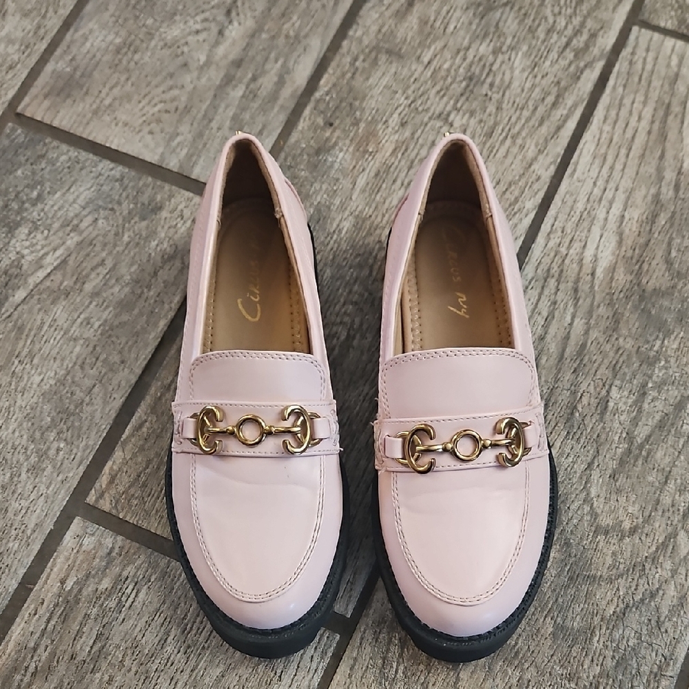Circus by Sam Edelman Pink Loafers with Gold Accent - Picture 3 of 6